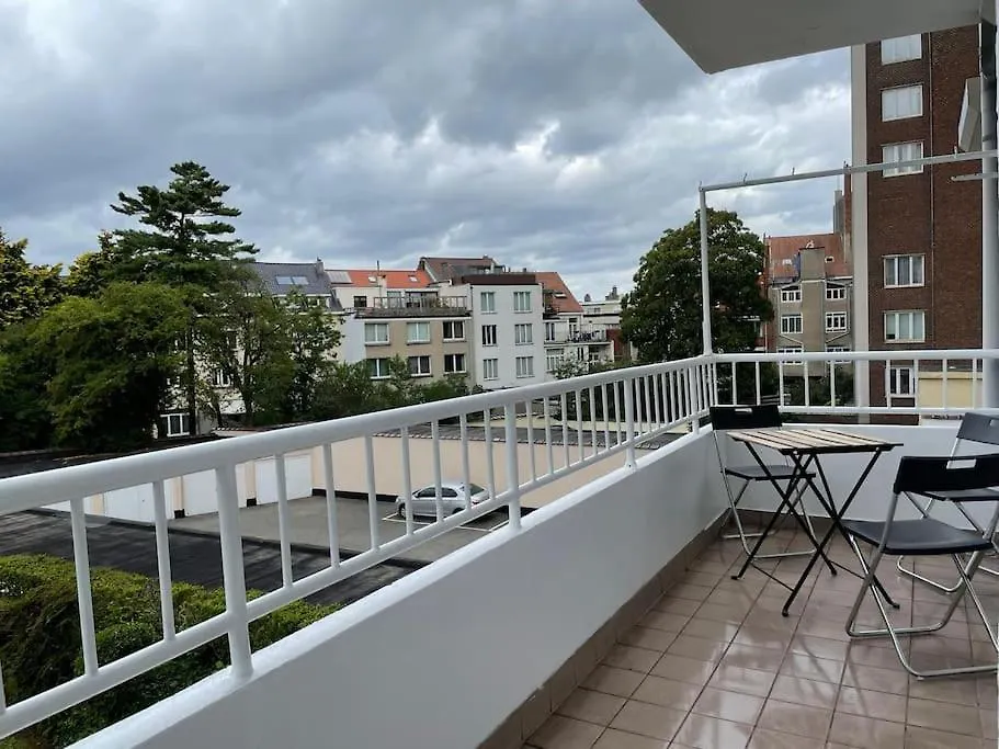 Spacious Apartment Next To Parc Du Cinquantenaire Brussels